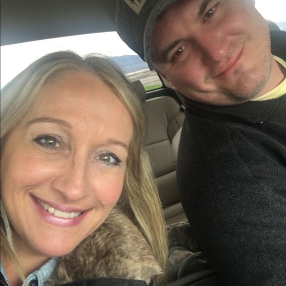 Meet your Posher, Bobbi - Picture 5 of 7